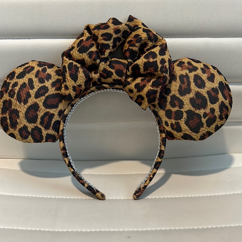 Minnie ears leopard print